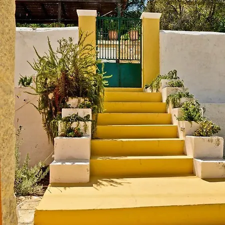 Nyaraló Theano Gáiosz